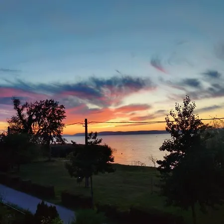 Traumlage Direkt Am Apartment Balatonszemes