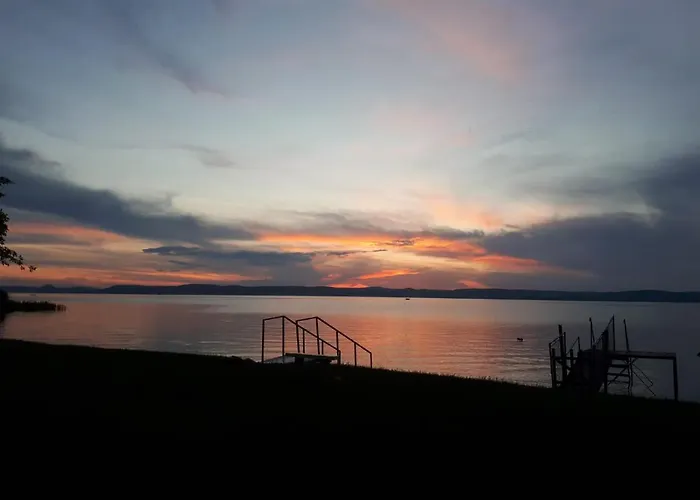 Apartament Traumlage Direkt Am Balatonszárszó